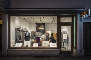 boutique lassy fair stellt Janosch Bilder aus