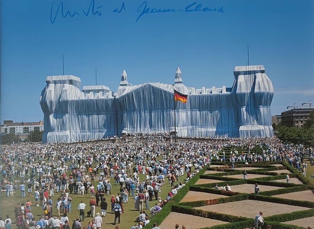 Christo & Jeanne-Claude Wrapped Reichstag, 1995 Foto von Wolfgang Volz handsigniert