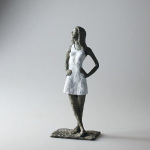 Susanne Kraißer Mädchen mit Mini LVI Bronze 6 x 5 x 15 cm Auflage 18 Ex.