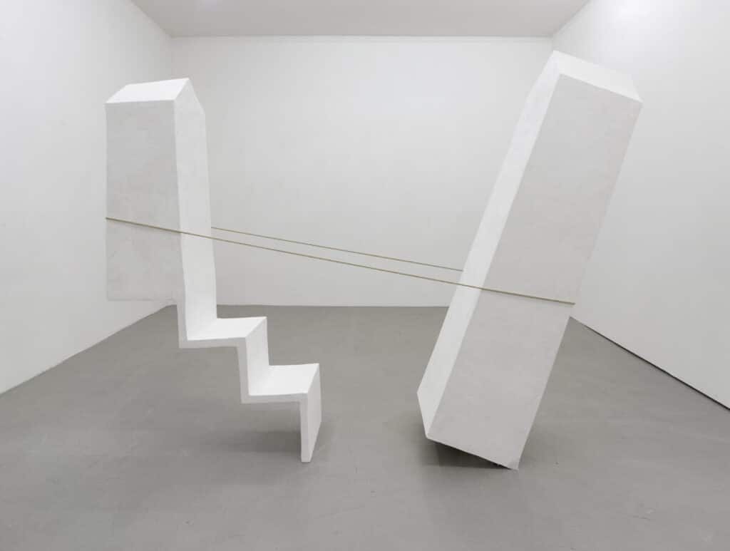 Inge Mahn Balancierende Türme, 1989 Bayerische Staatsgemäldesammlungen, Sammlung Moderne Kunst in der Pinakothek der Moderne, München Courtesy Estate Inge Mahn, Foto: Kadel Willborn, Simon Vogel © VG Bild-Kunst, Bonn 2025