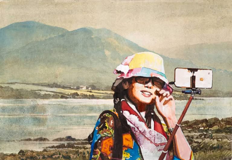 Frau macht Selfie in den Bergen, Jub Mönster Landschaft - japanische Aquarell auf Papier 18,5 x 26,5 cm Unikat
